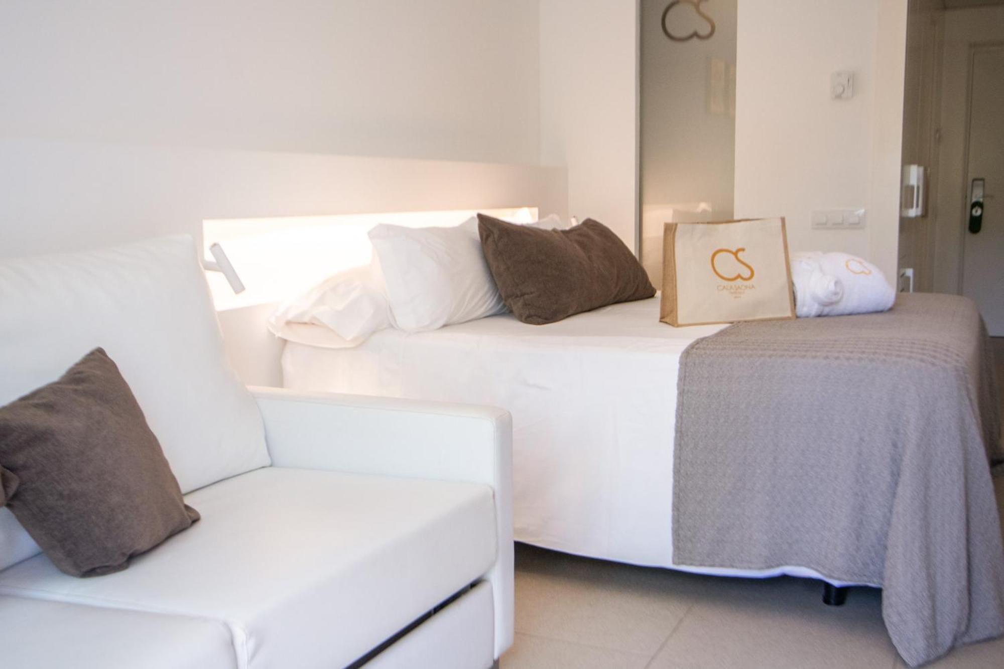 Hotel Cala Saona & Spa Ngoại thất bức ảnh