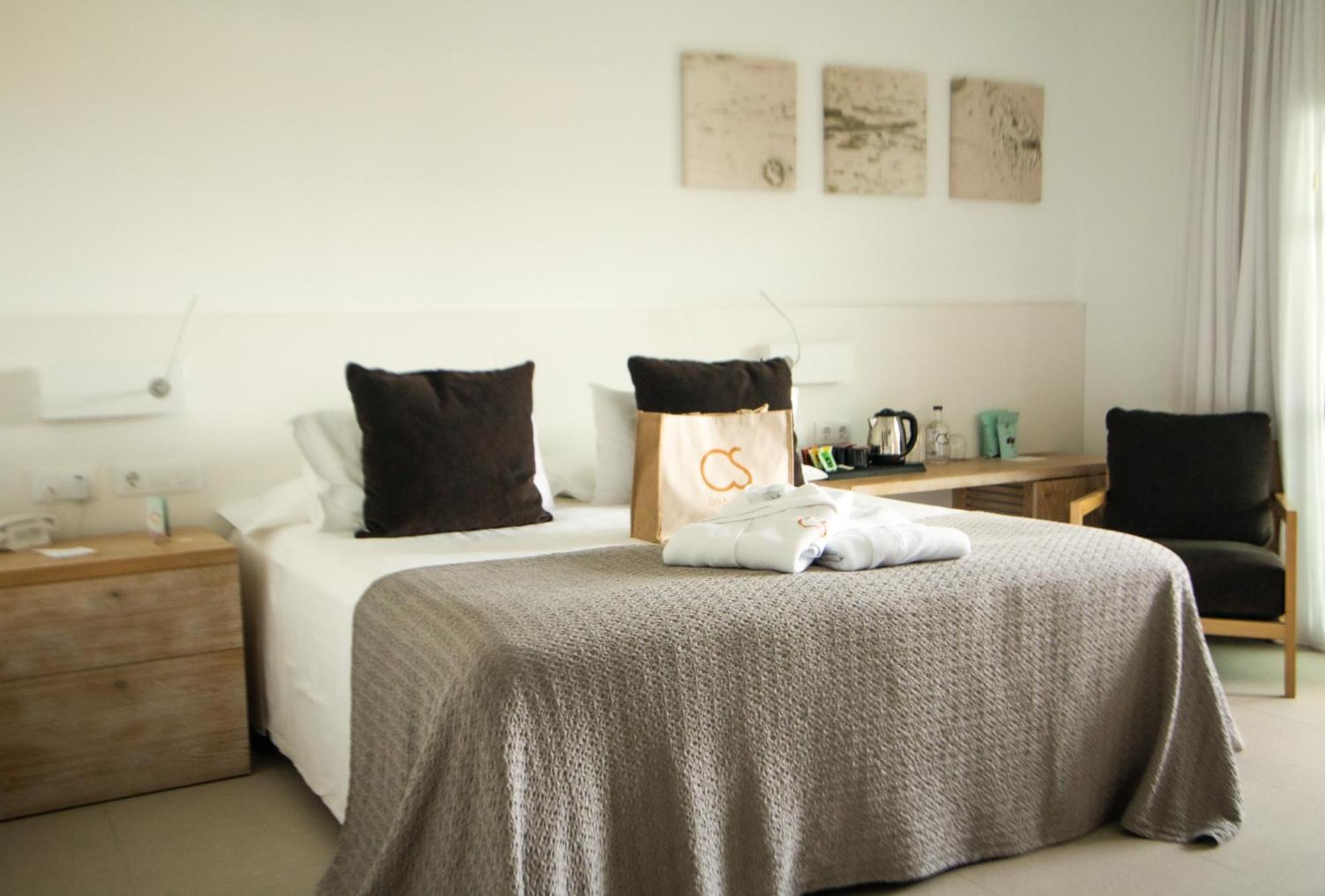 Hotel Cala Saona & Spa Ngoại thất bức ảnh