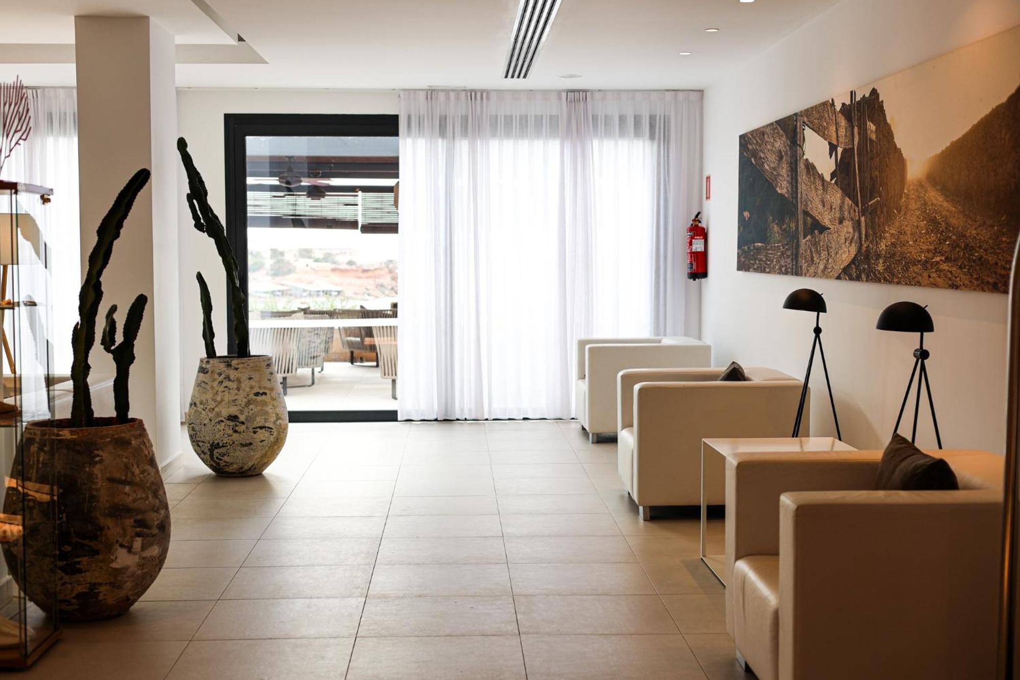 Hotel Cala Saona & Spa Ngoại thất bức ảnh